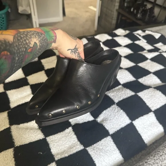 ALOHAS Black Mules with Gold Studs - Picture 3 of 6